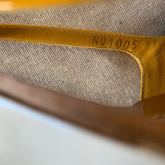 Louis Vuitton Patent Leather Wedge Sandal sz 41 10. Ready for Spring/Summer! - Picture 4 of 6